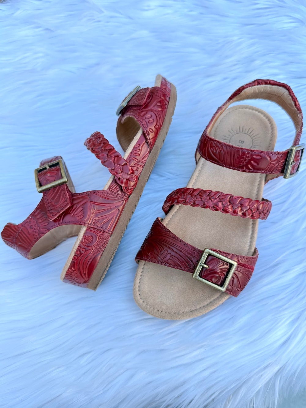 Brioso Solera Tooled Leather Sandals Size 5.5 Red Gold Buckle Made in Brazil